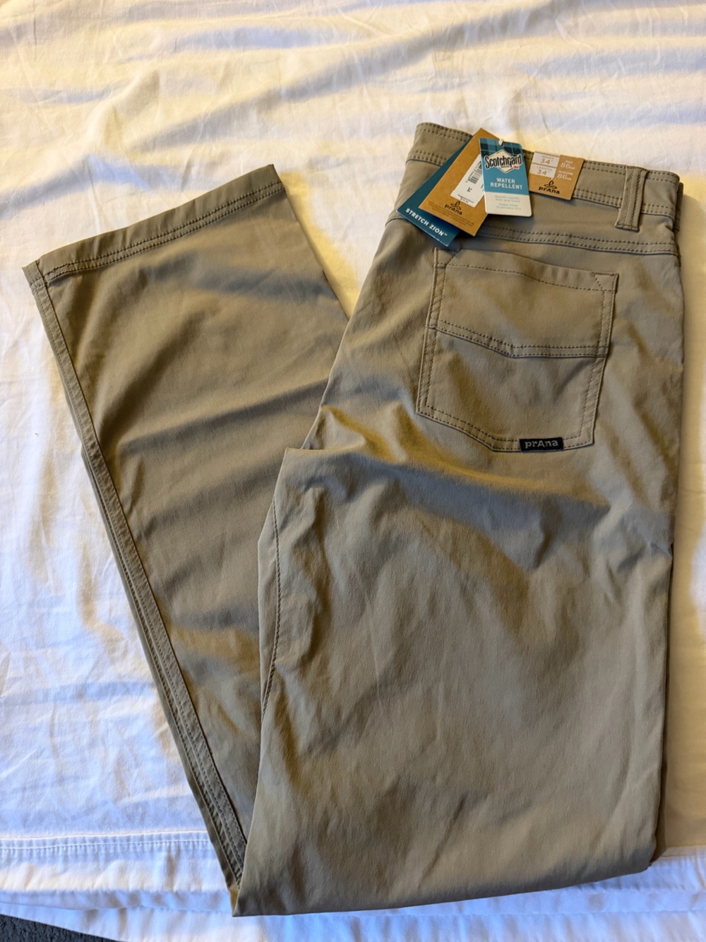 Prana Menās Chino Pants in Olive Green